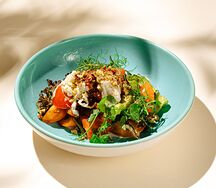 Салат со страчателлой и спелыми томатами