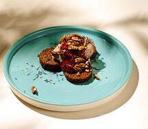 Паштет из печени индейки с малиновым соусом