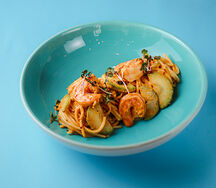 Спагетти с креветками в кокосовом карри