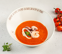 Томатный суп-пюре с морепродуктами и базиликом