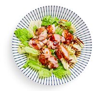 Салат с курицей терияки и бальзамическим соусом