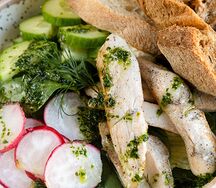 Салат с куриной грудкой и шпинатом