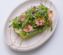 Тост с креветкой и испанской сальсой