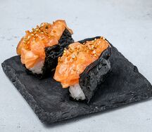 Хэндролл лосось