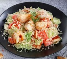 Салат Цезарь с креветкой
