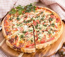 Киш с брынзой и помидорами