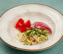 Салат с курицей и томатами