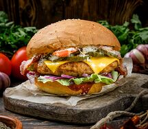 Барбекю бургер с курицей