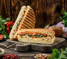 Шаурма с курицей в лепёшке