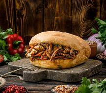 Жаркое из курицы с холодным салатом