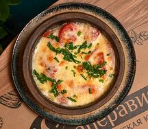 Жареный сыр с помидорами