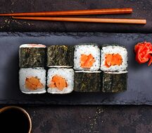 Ролл лосось