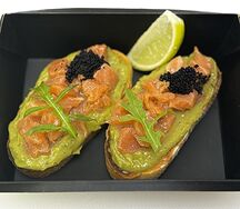 Брускетта с лососем лайм