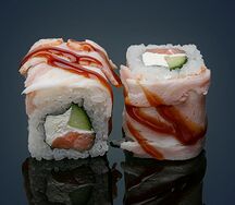 Ролл с беконом