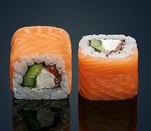 Ролл Филадельфия с икрой