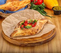 Хачапури по-аджарски с помидорами