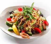 Салат с морепродуктами