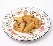 Картофель по-деревенски с чесноком