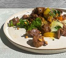 Теплый салат с печенью