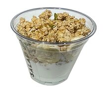 Греческий йогурт с бананом и медом