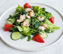 Салат с тигровыми креветками