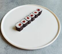 Ролл с тунцом