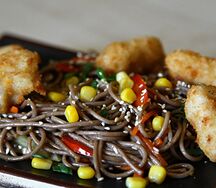 Сочная курица с гречневой лапшой