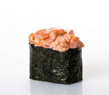 Гункан с кальмаром спайси