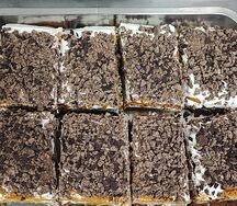 Медовик с шоколадной крошкой