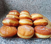 Пончик с заварным кремом