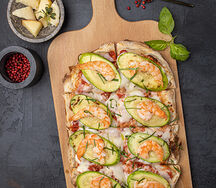 Пинца с креветками и цукини