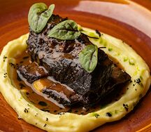 Томленое говяжье ребро