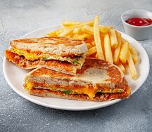 Шапати с куриной ветчиной и картофелем фри