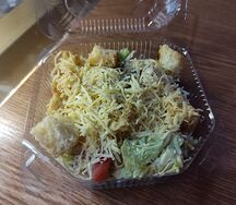 Салат Цезарь с курицей