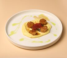 Жареные гребешки с кремом из картофеля