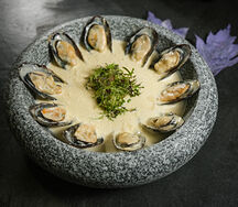 Черноморские мидии в сливочно-сырном соусе