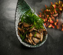 Вешенки жареные с луком