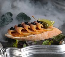 Брускетта с масляной рыбой