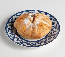 Самса с яблоком