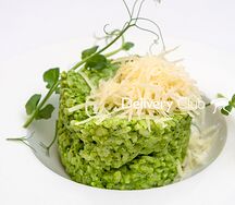 Сливочное ризотто с куриной грудкой и шпинатом