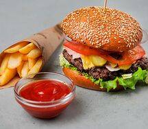 Бургер с говядиной и овощами