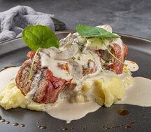 Медальоны из свинины