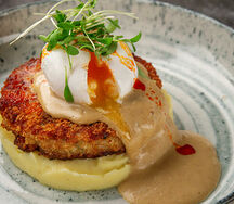 Бифштекс с яйцом пашот