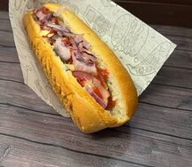 Хот-дог с охотничьей сосиской