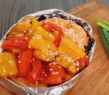 Стейк форели с овощами гриль