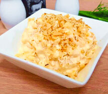 Салат с курицей и ананасами