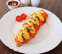 Скумбрия под овощами