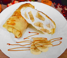 Блинчик с бананом и сливками