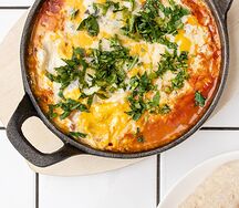 Шакшука с тремя видами сыра