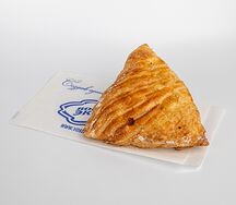 Самса с яблоком